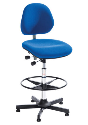Ergonomisk arbejdsstol med aktiv siddestilling og Euromatic-mekanisme.