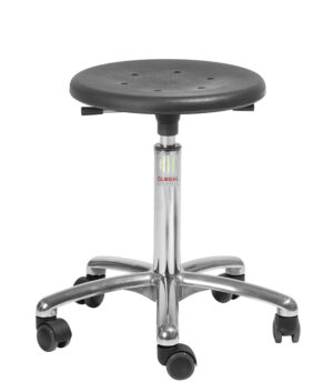 Alu50 taburet med sort Sigma polyurethan-sæde, aluminiumfodkryds og letløbende hjul.